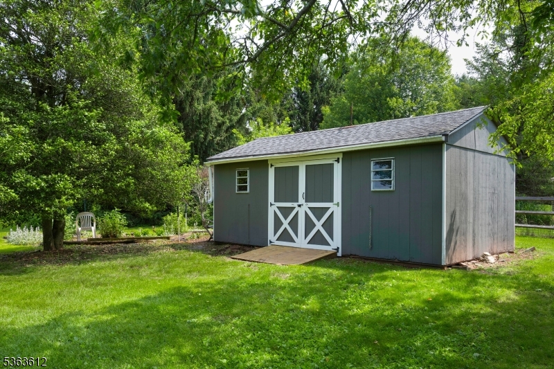 122 Bedens Brook Rd