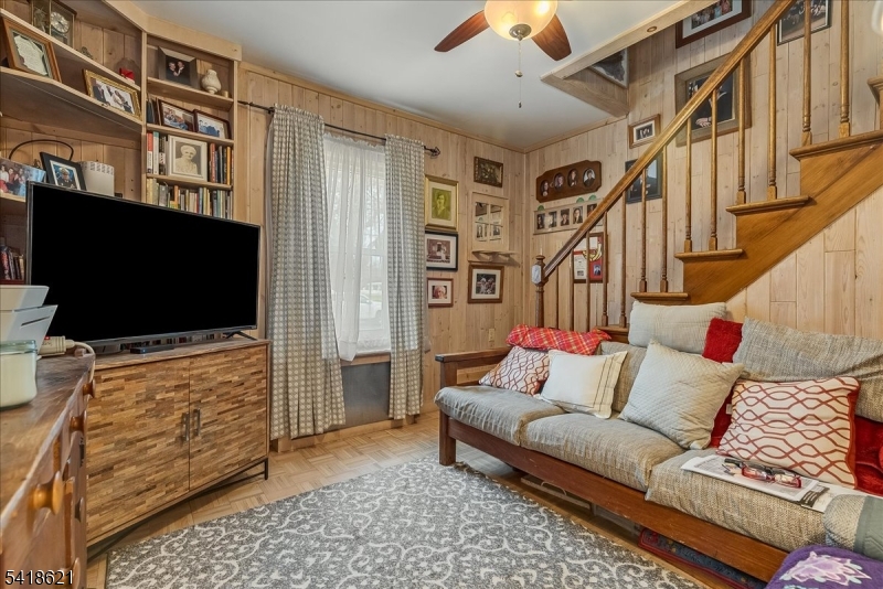 25 Millbrook Rd