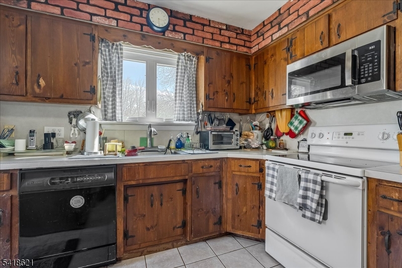 25 Millbrook Rd