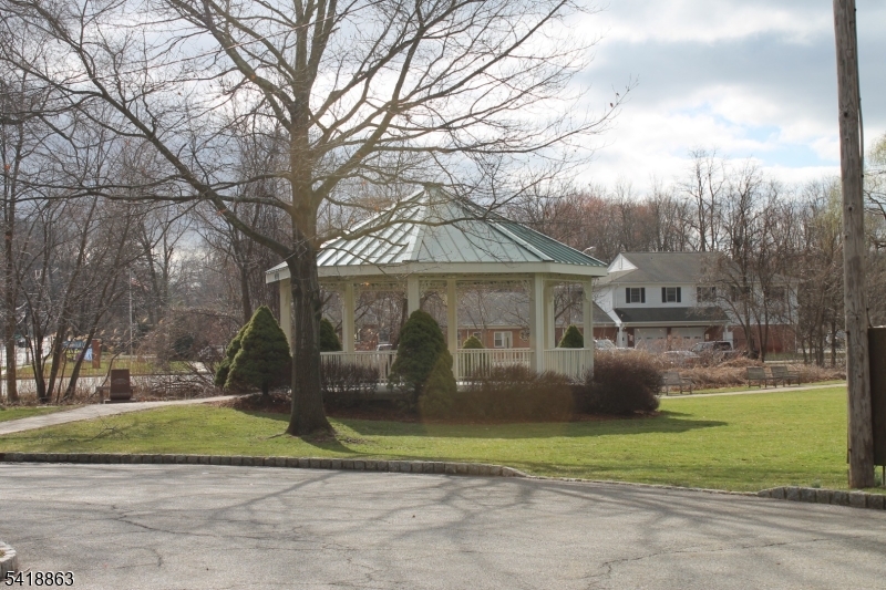 15 House Rd
