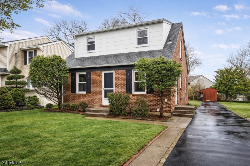 92 Hickory St