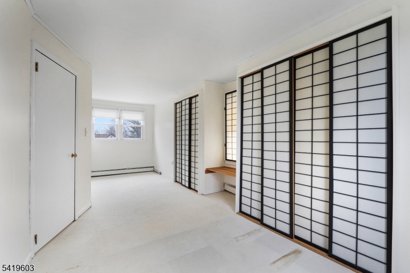 92 Hickory St
