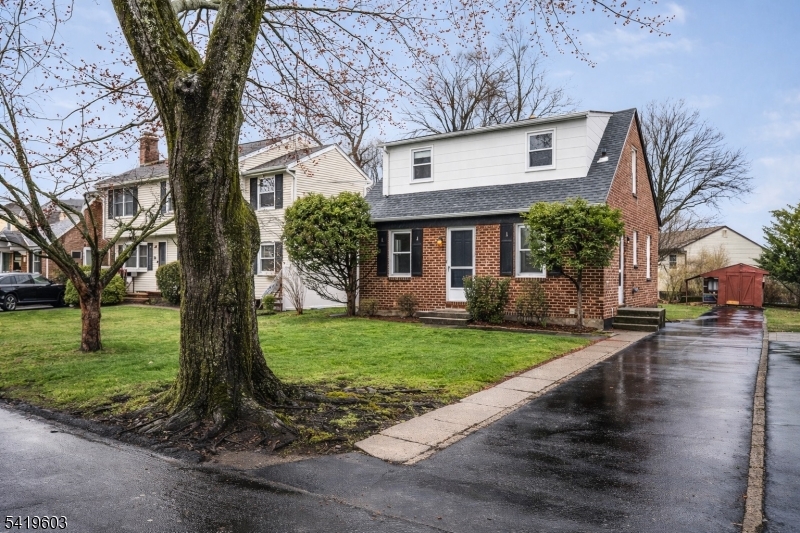 92 Hickory St