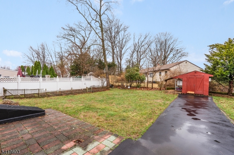 92 Hickory St