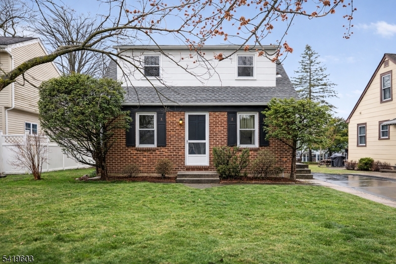 92 Hickory St