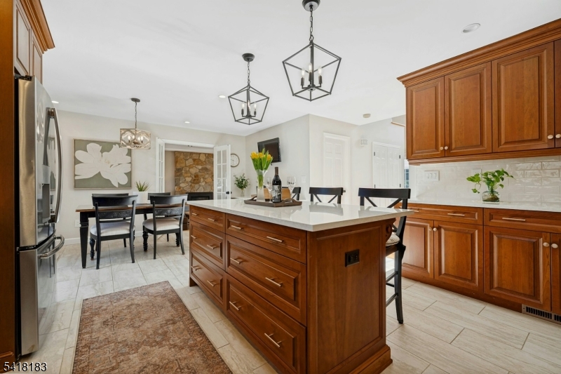 1 Laurel Ct