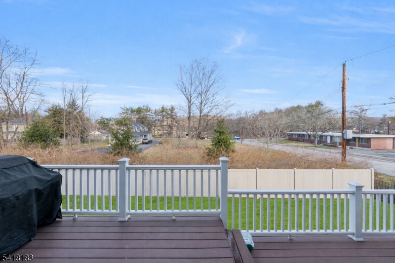 1 Laurel Ct