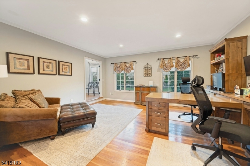 1 Laurel Ct