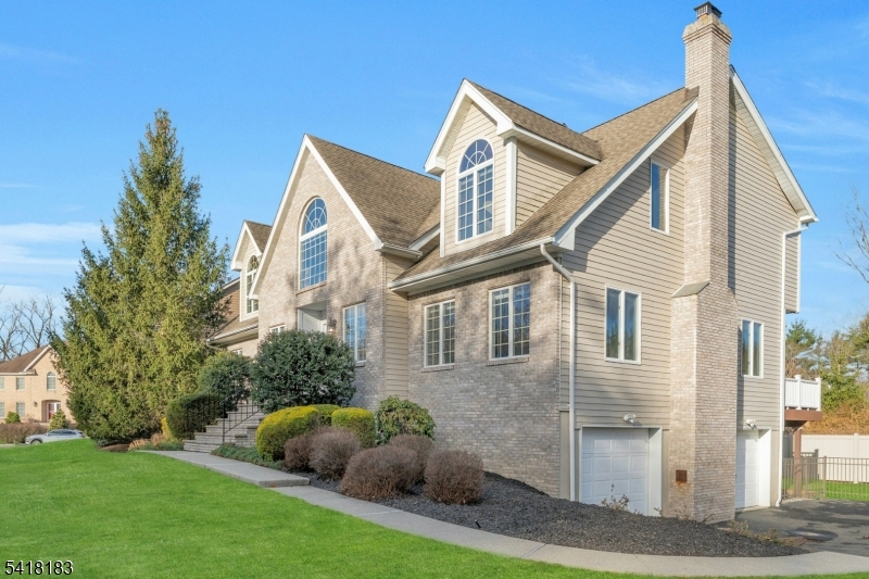 1 Laurel Ct