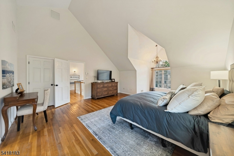 1 Laurel Ct