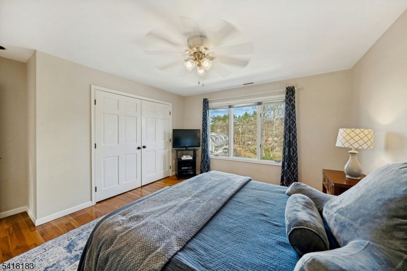 1 Laurel Ct
