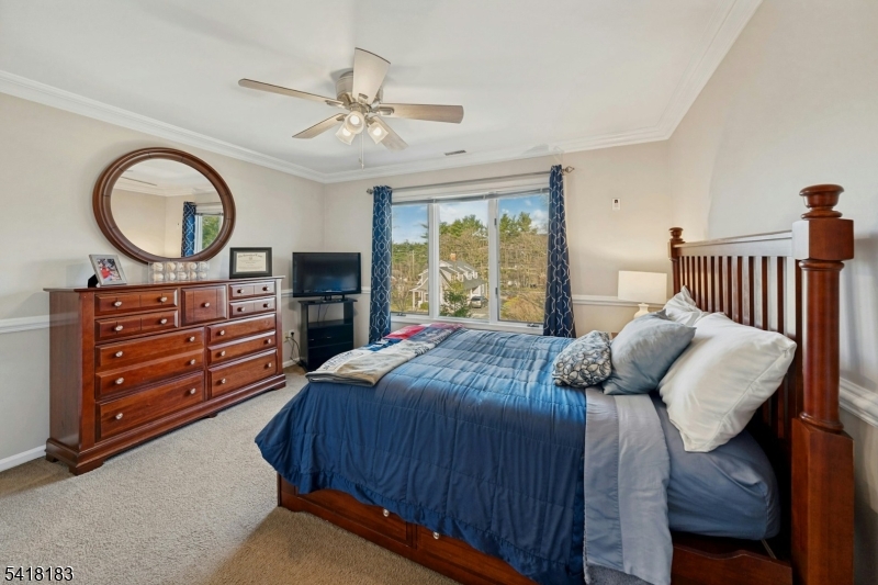 1 Laurel Ct