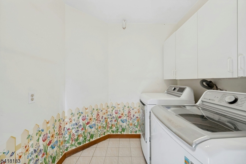 1 Laurel Ct