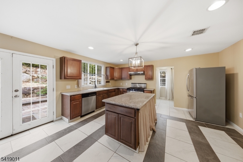 130 Valley View Dr