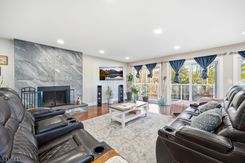 630 Warwick Tpke