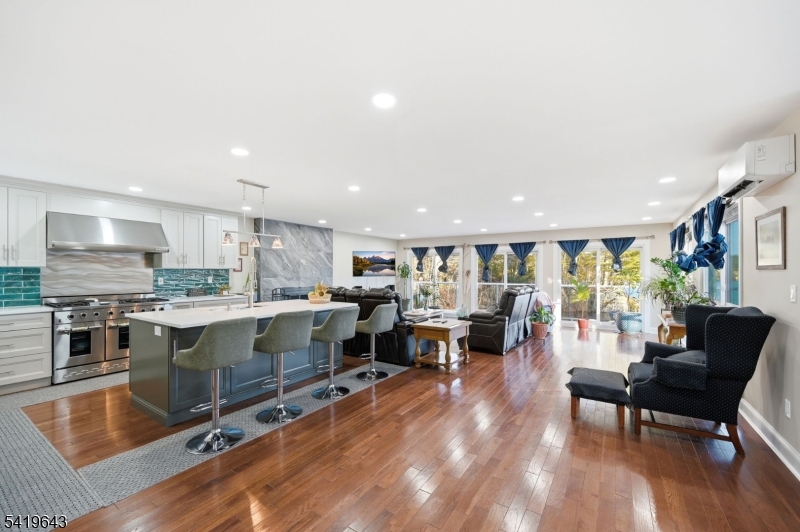 630 Warwick Tpke