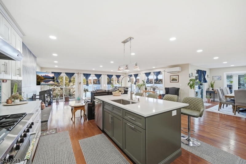 630 Warwick Tpke