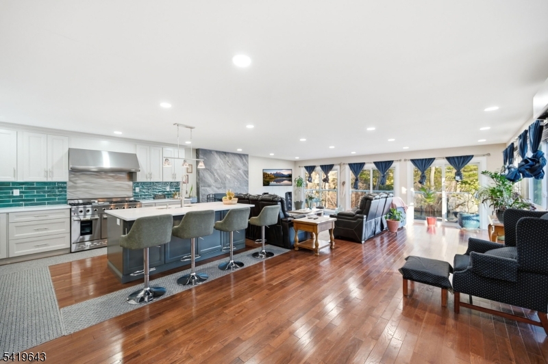 630 Warwick Tpke