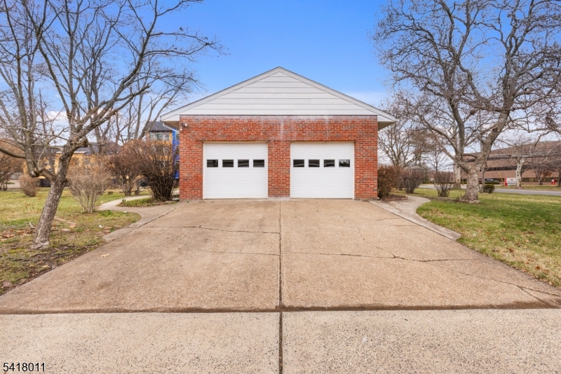 1205 Parkway Ave
