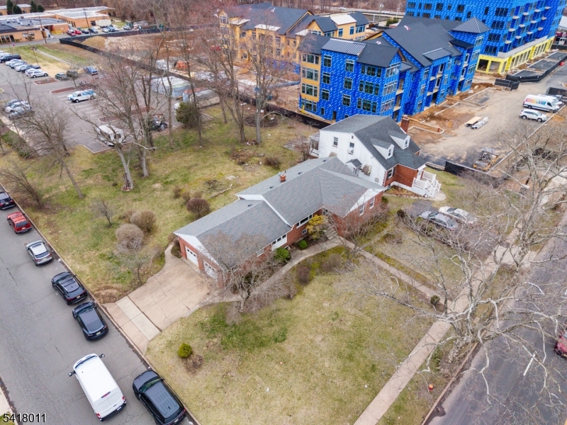1205 Parkway Ave