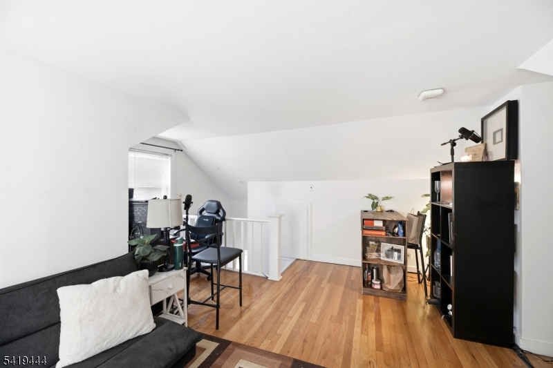 7 Henderson Blvd