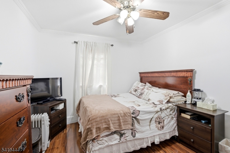7 Henderson Blvd