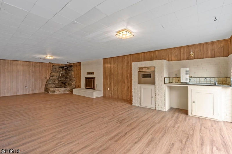 134 Spencer Rd