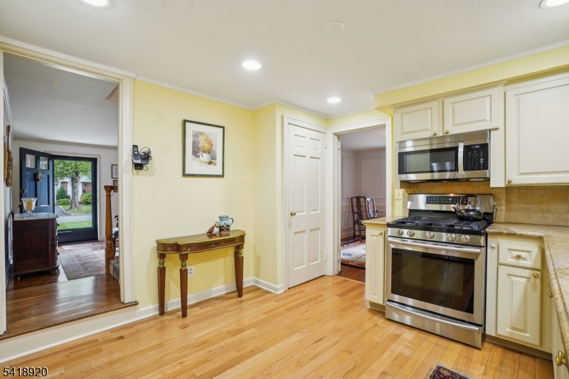 66 Springbrook Rd