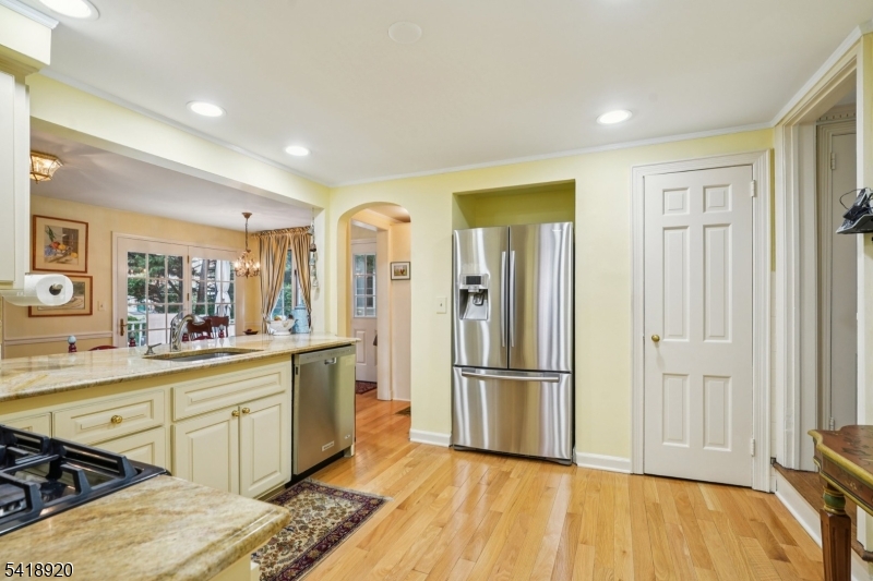 66 Springbrook Rd