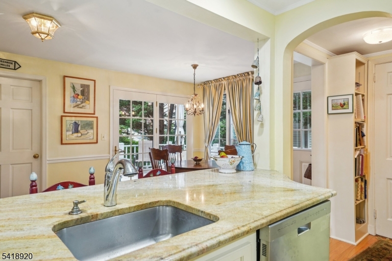 66 Springbrook Rd