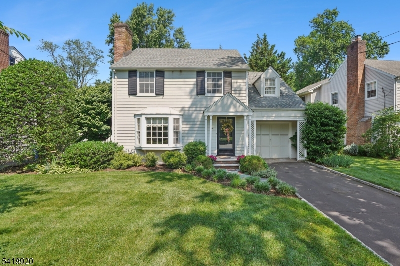 66 Springbrook Rd