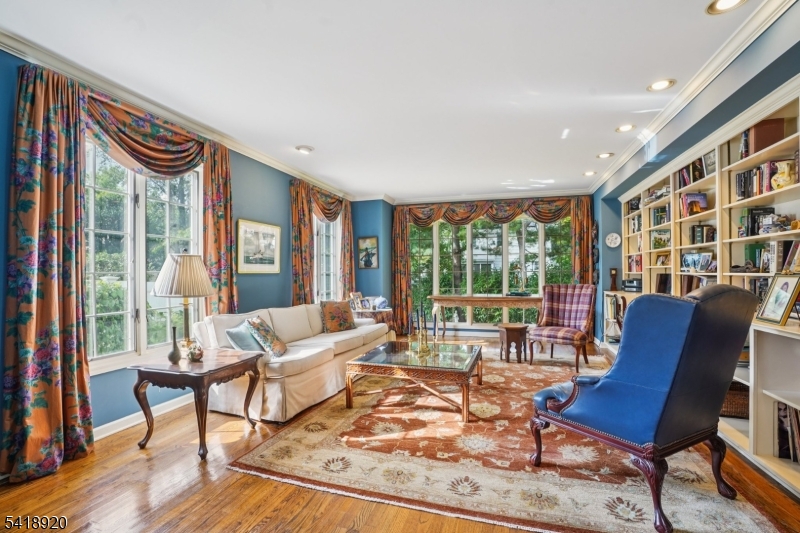 66 Springbrook Rd