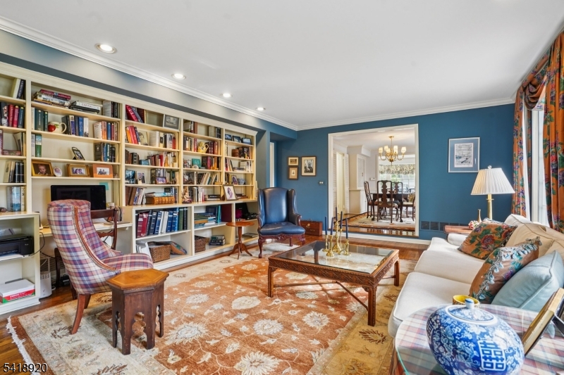 66 Springbrook Rd