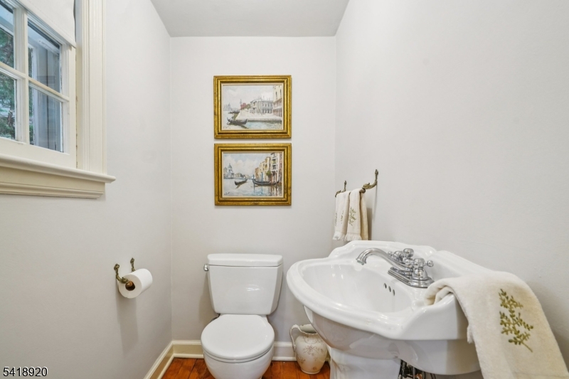66 Springbrook Rd