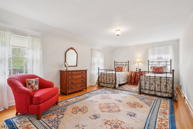 66 Springbrook Rd