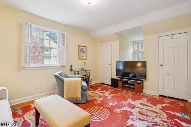 66 Springbrook Rd