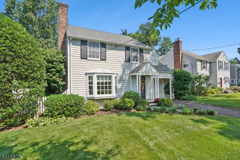 66 Springbrook Rd
