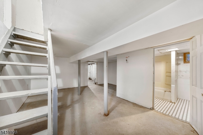 838 Rebecca Pl