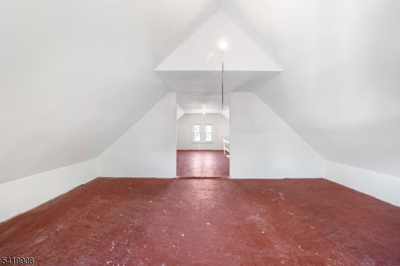 838 Rebecca Pl
