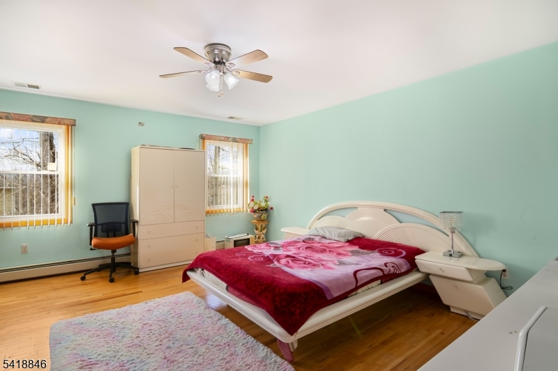 81 Hastings Ave