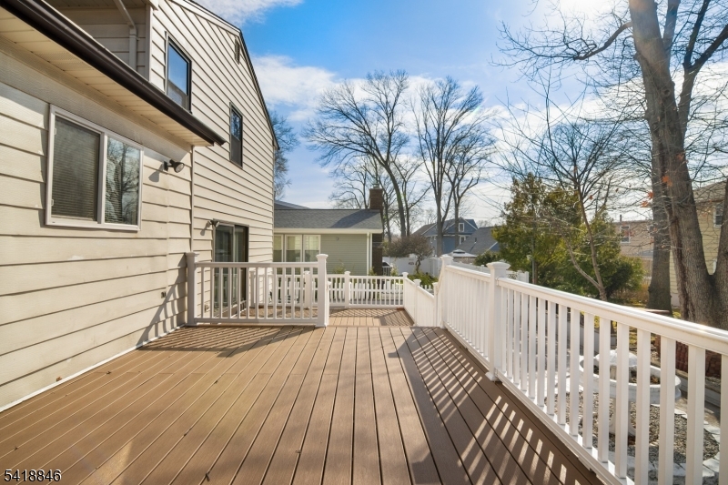 81 Hastings Ave