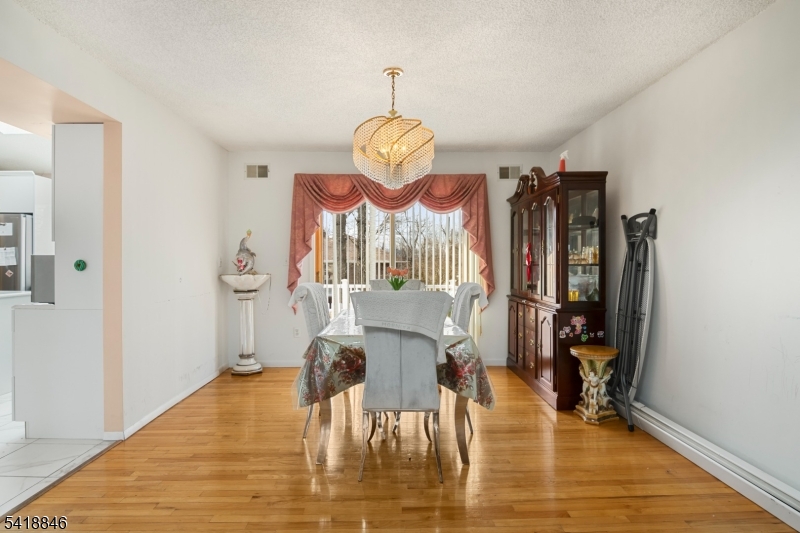 81 Hastings Ave