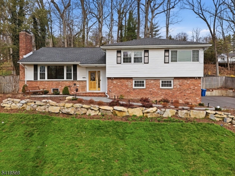 1474 Deer Path