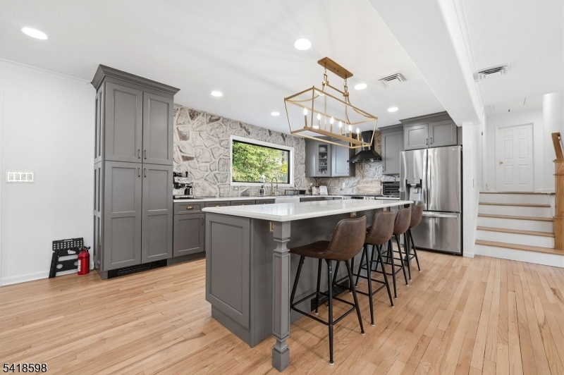 1474 Deer Path