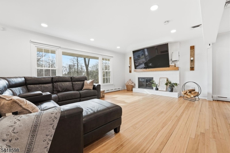 1474 Deer Path