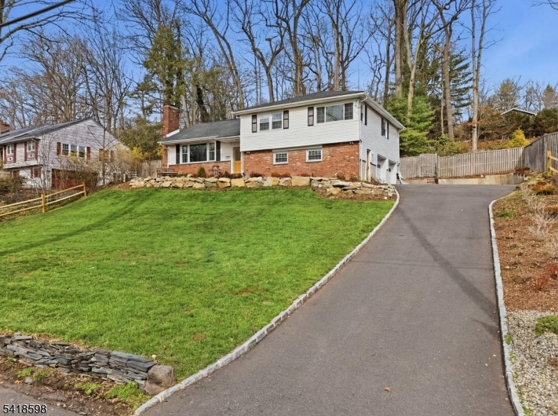 1474 Deer Path