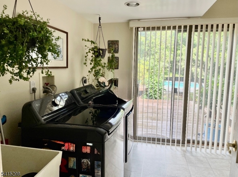 447 Rockaway Valley Rd