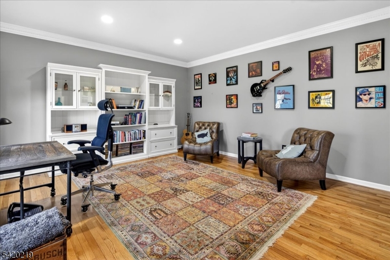 111 Red Oak Way