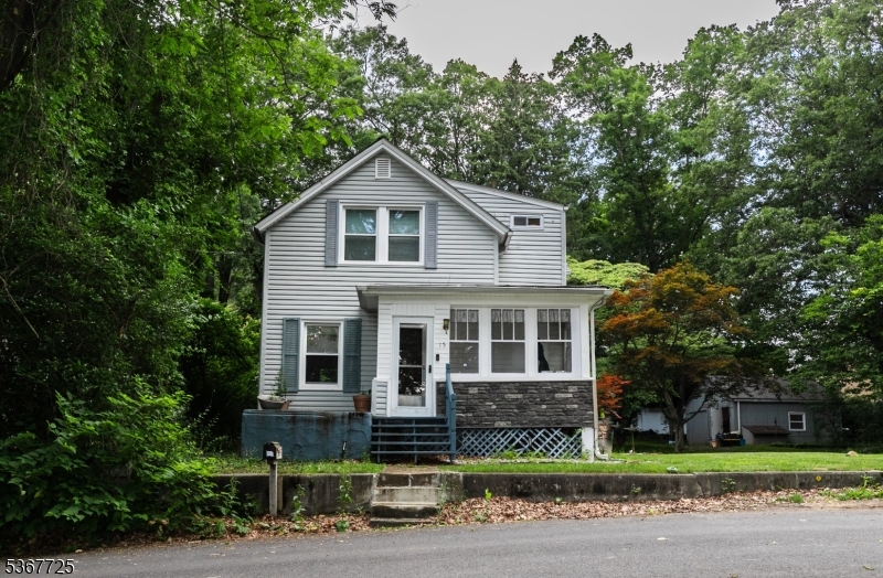15 Blakely Ave