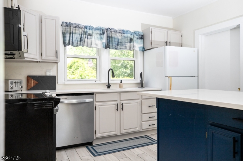 15 Blakely Ave